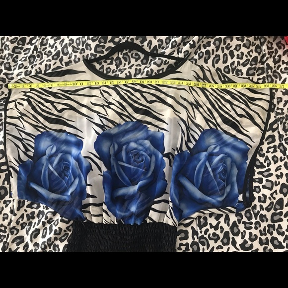 NWOT Flower Blouse - Picture 2 of 4